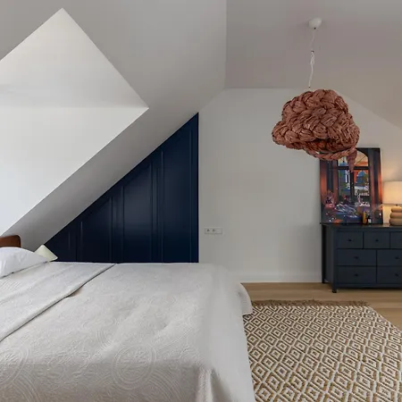 Tasteful 1bd Centre *