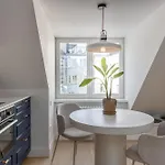 Tasteful 1bd Centre شقة *