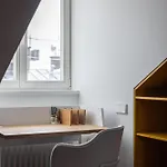 Tasteful 1bd Centre *